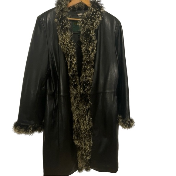 Danier Canada Black Leather Jacket With Fur Trim Size Large - Picture 8 of 13